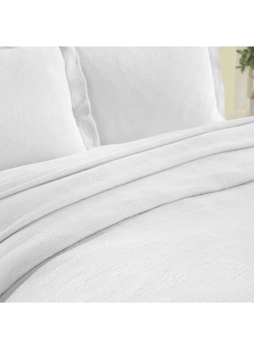 Premium Cotton Queen Airy Texture Paisley Bedspread White Quilt Set